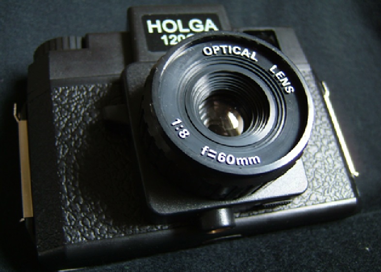 ブログ運営者の愛用カメラ
HOLGA 120GN